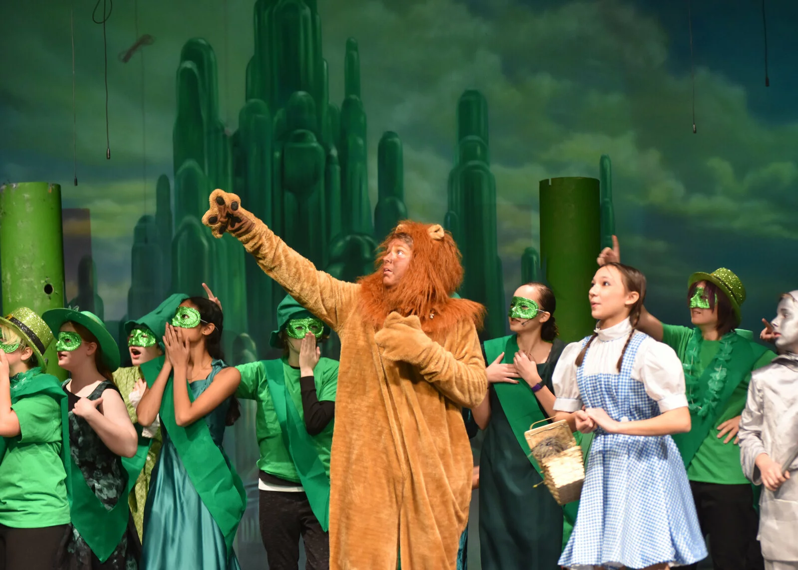 Student actors perform in The Wizard of Oz in December 2022