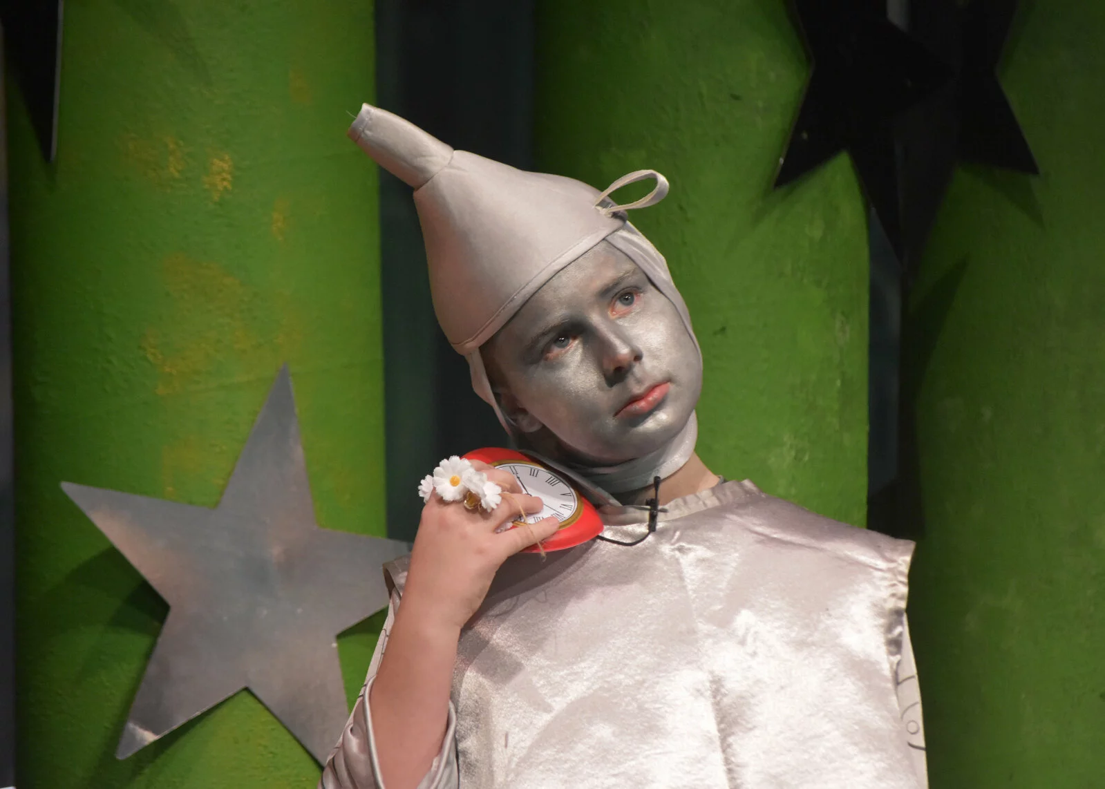 Student actors perform in The Wizard of Oz in December 2022